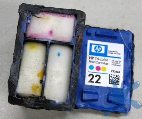 HP Hewlett Packard 22 tri-color color ink cartridge with lid off removed c9352a sponge